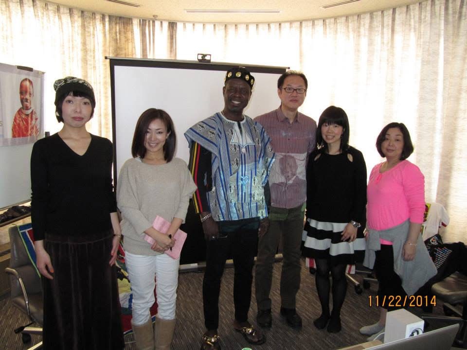 Dr. Salsa with participants after the SALSA CONCEPT® seminar in Kyoto, Japan.