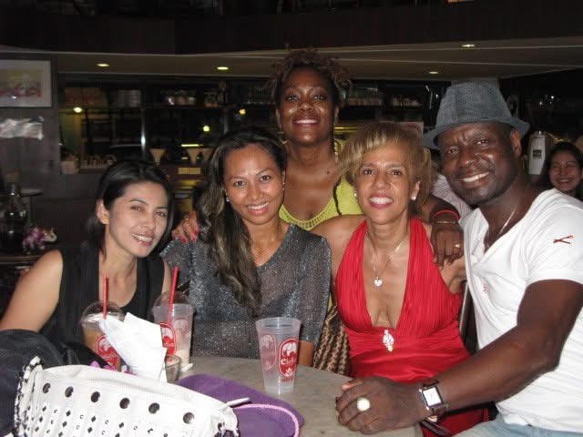 Guests gathered around a table during the SALSA CONCEPT® evening at Elefin, Bangkok.