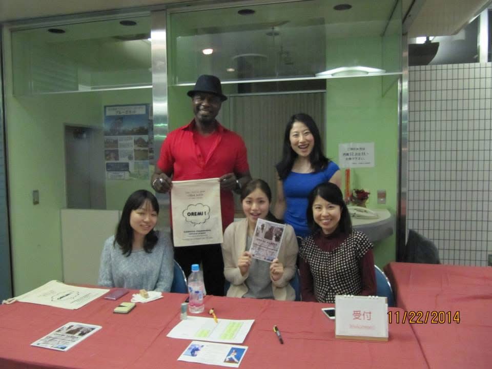 Dr. Salsa with the organising team at the welcome desk during the SALSA CONCEPT® Japan visit.